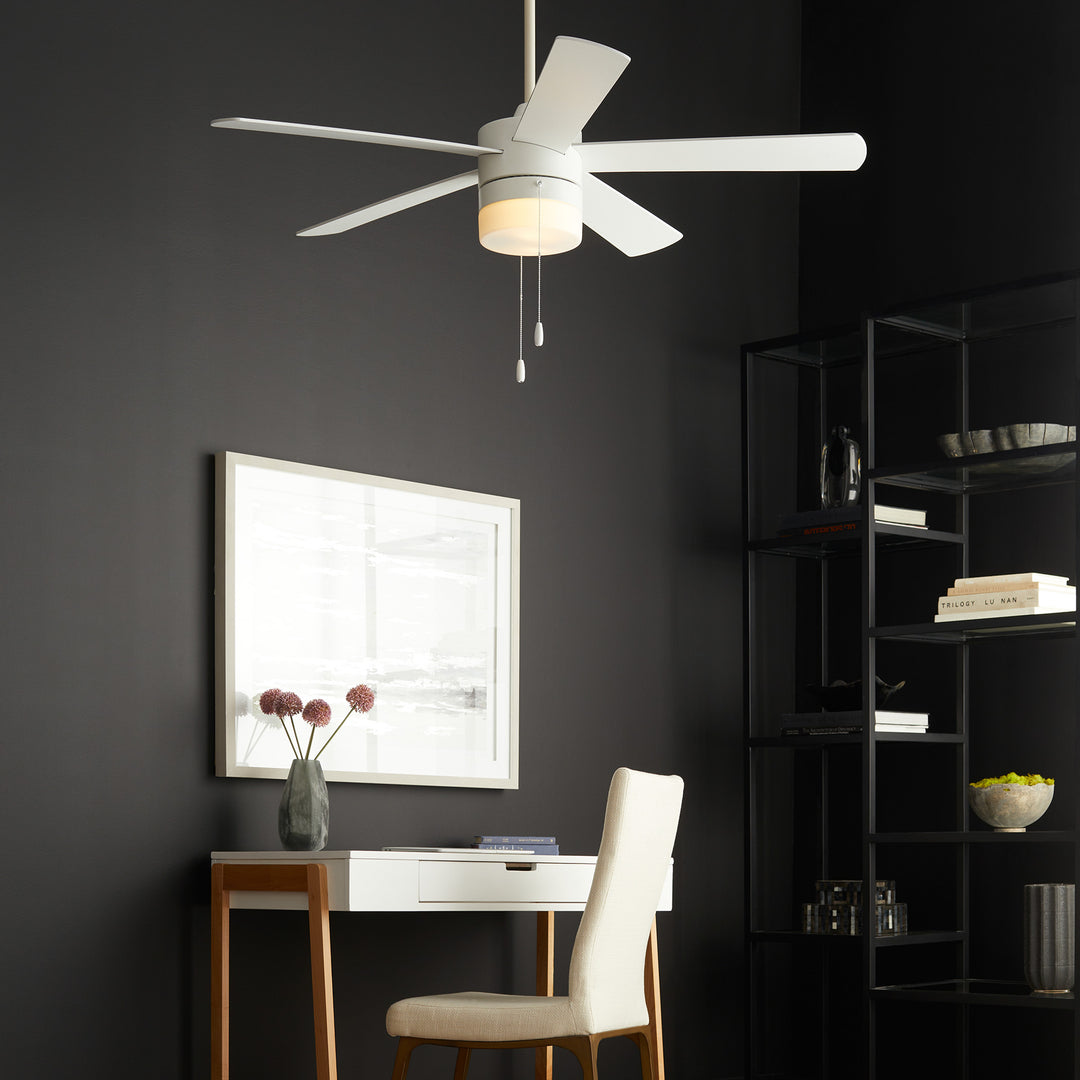 Maxwell 52 studio-white